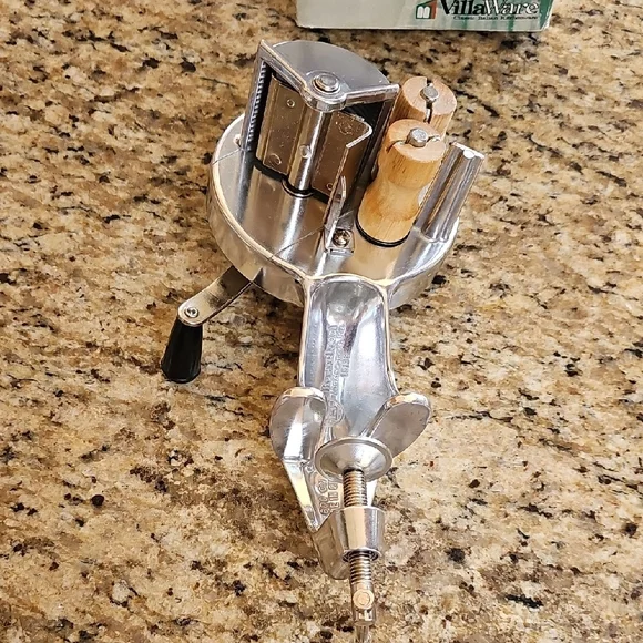 Vintage  VillaWare Cavatelli Maker Dumplings Gnocchi Beebo 5300 original box - Picture 7 of 16